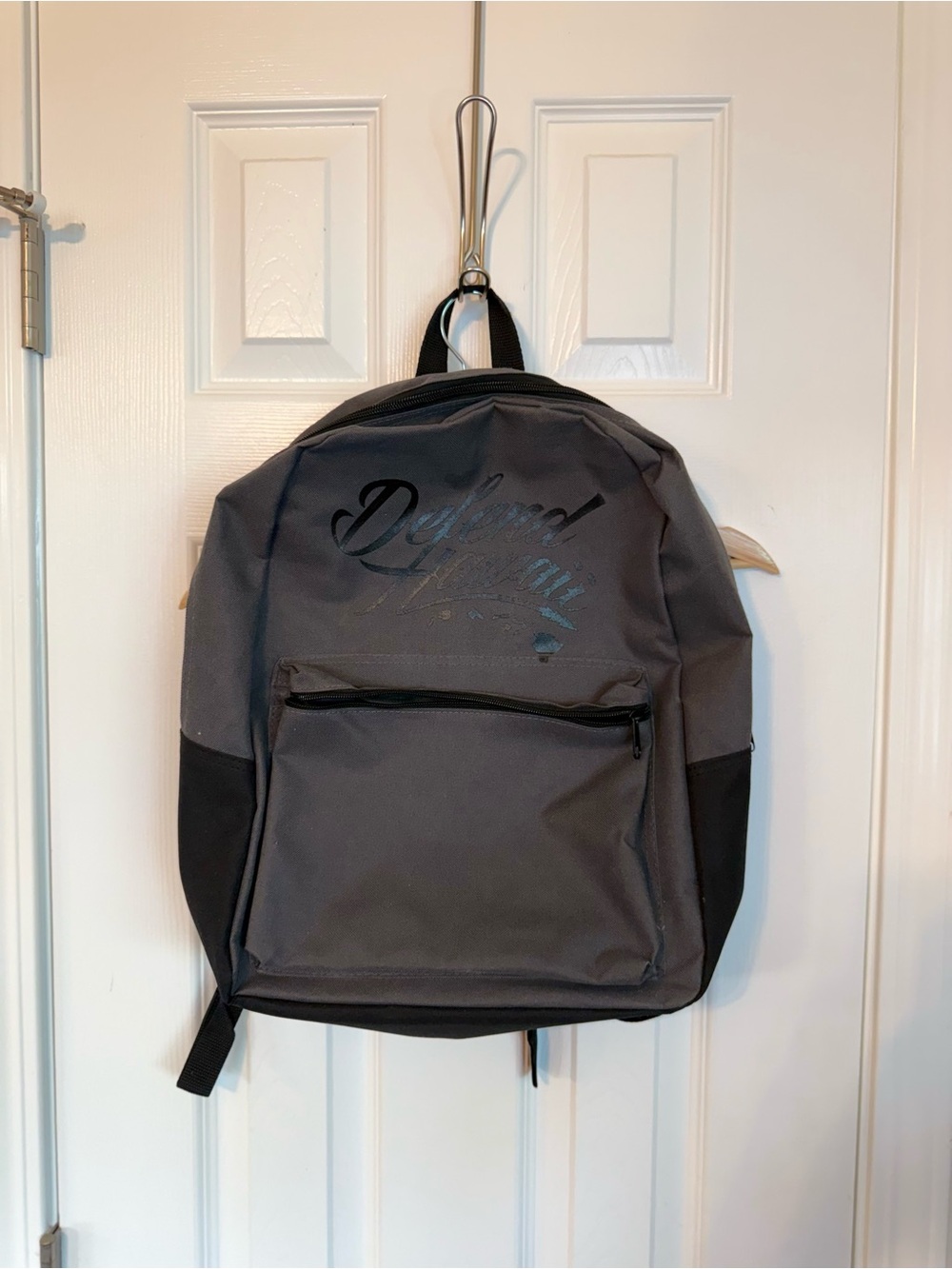 Men's Gray Everyday Backpack with Front Zip Pocket